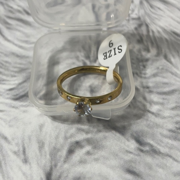 ✨💍Dainty Round Zirconia Rhinestone Engagement Ring 💍✨ - Picture 9 of 16